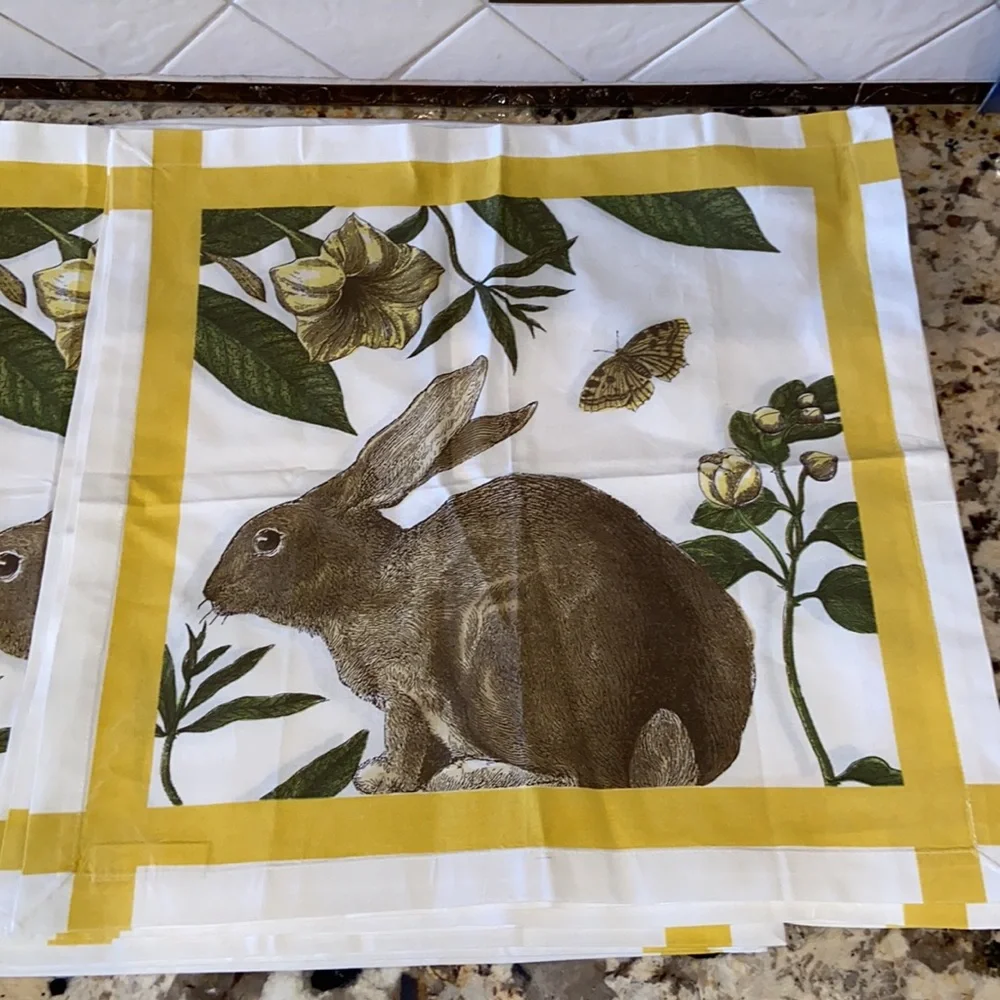 Set of 4 Williams-Sonoma Bunny Easter rabbit cloth Napkins